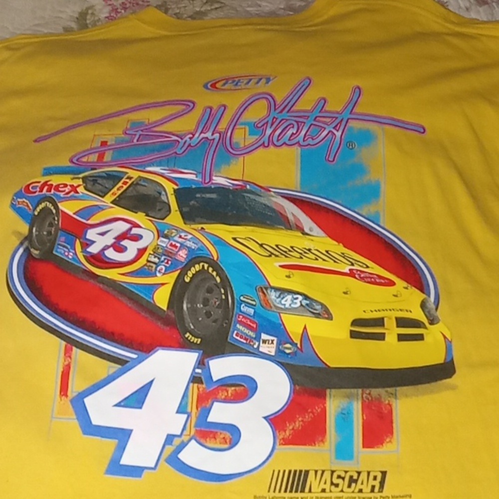 Vintage Nascar Tshirt Bobby Labonte GILDAN tshirt. Size 2XXL. Yellow.